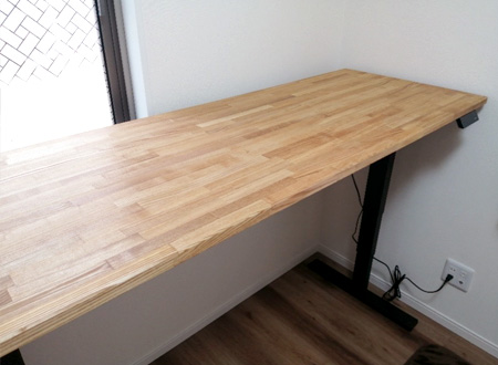 タモの集成材を使った天板オーダーサイズ　ダイニングテーブル